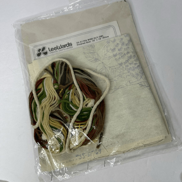 Vintage Crewel LeeWards Exclusive Wise Old Owl Pillow 16 x 16 NEW Sealed NIB - Picture 4 of 4